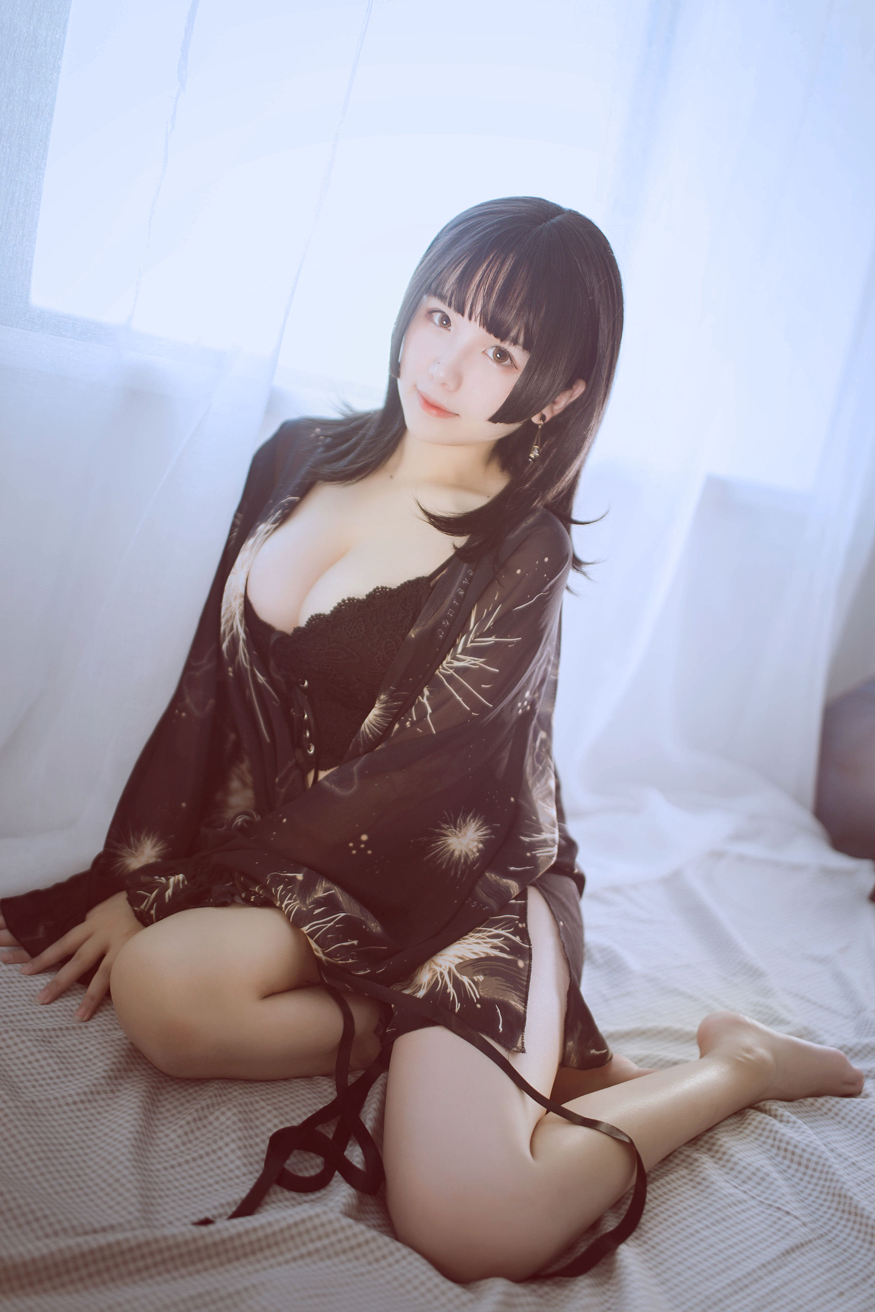 阿半今天很开心 – 黑色吊带 Cosplay-第2张