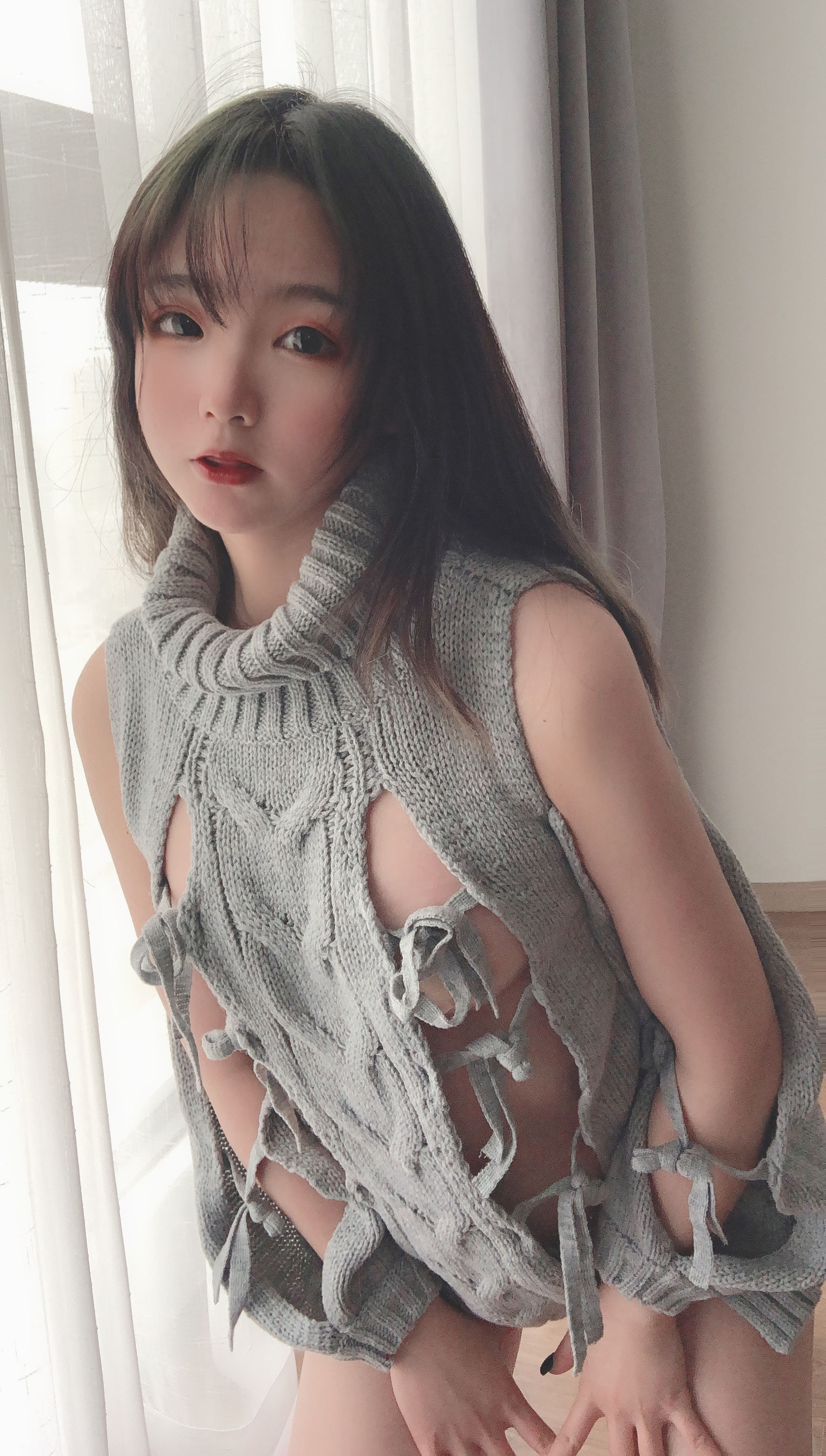 萌妹是青水 露背毛衣 Cosplay-第1张