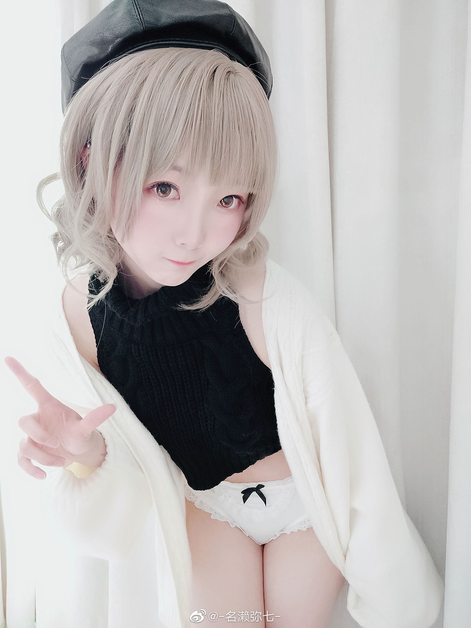 [Cosplay写真] 动漫博主名濑弥七 – 毛衣 Cosplay-第1张