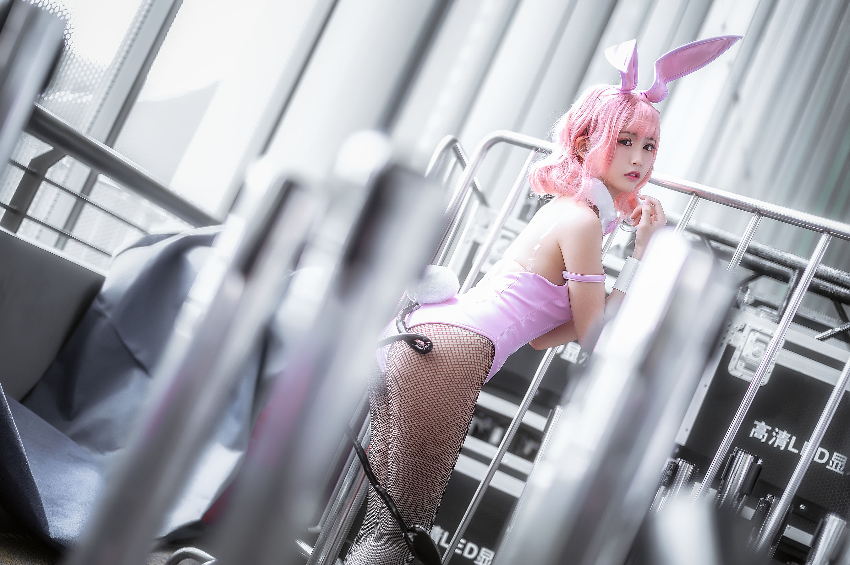 超人气Coser鳗鱼霏儿 粉红兔女郎 Cosplay-第5张
