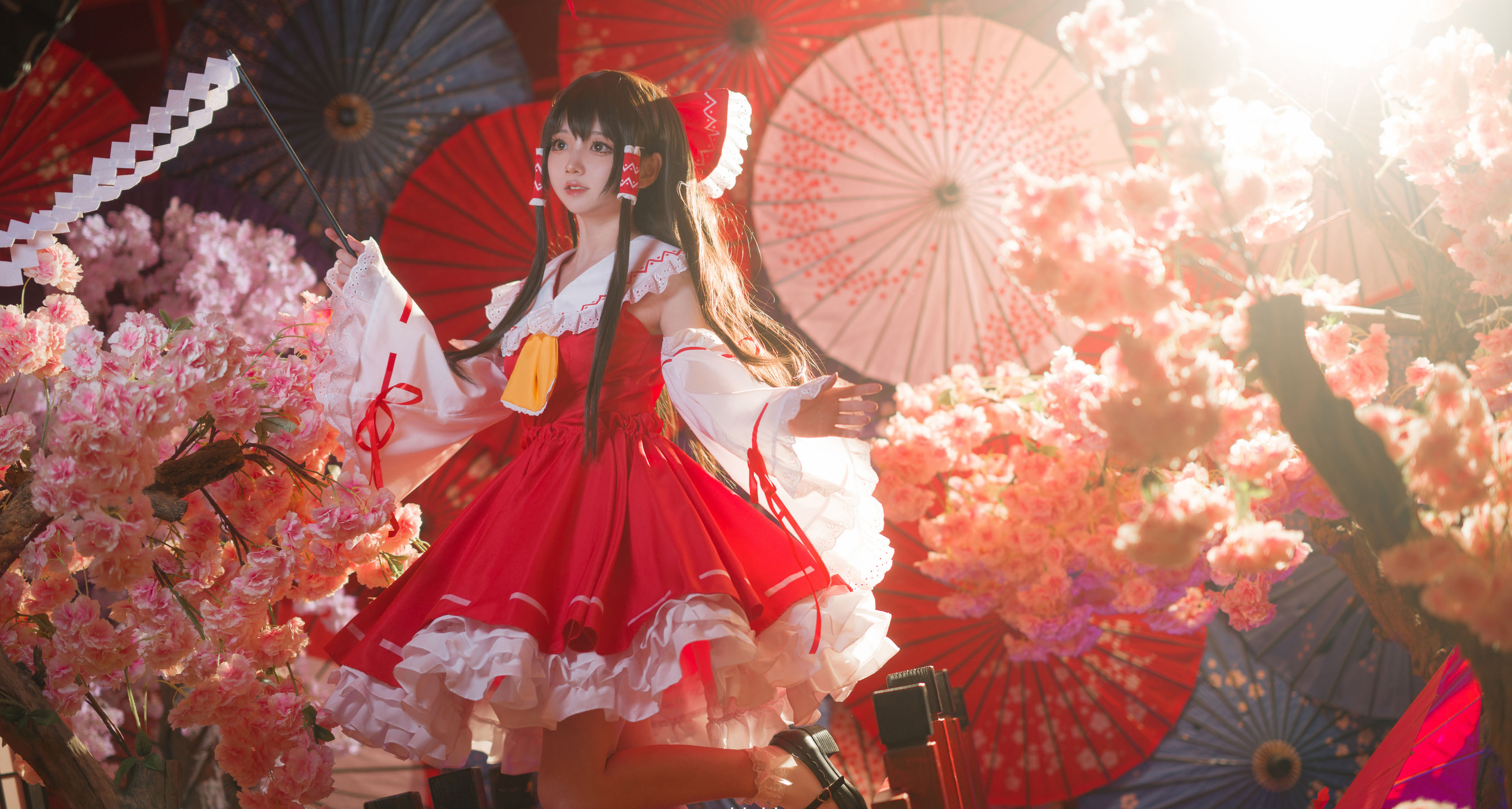 楚楚子w – 博丽灵梦 Cosplay-第1张