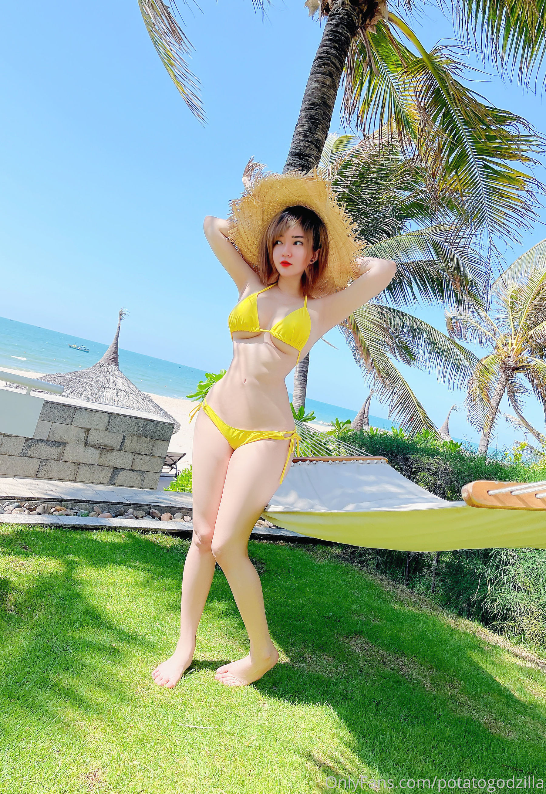 Coser小姐姐Potato Godzilla – Yellow Bikini Cosplay-第3张