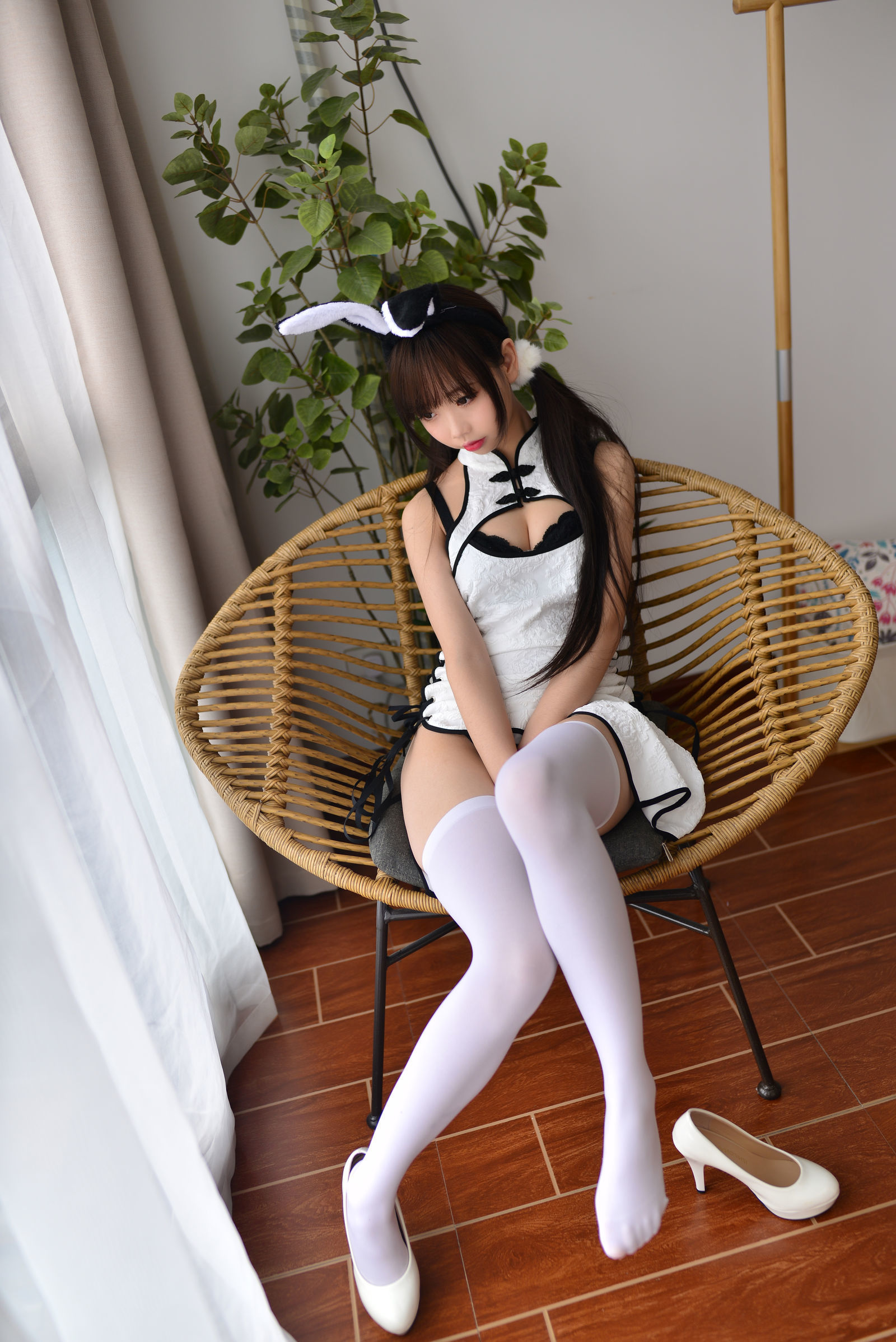 [萝莉COS] 雪琪 – 七三旗袍 Cosplay-第5张