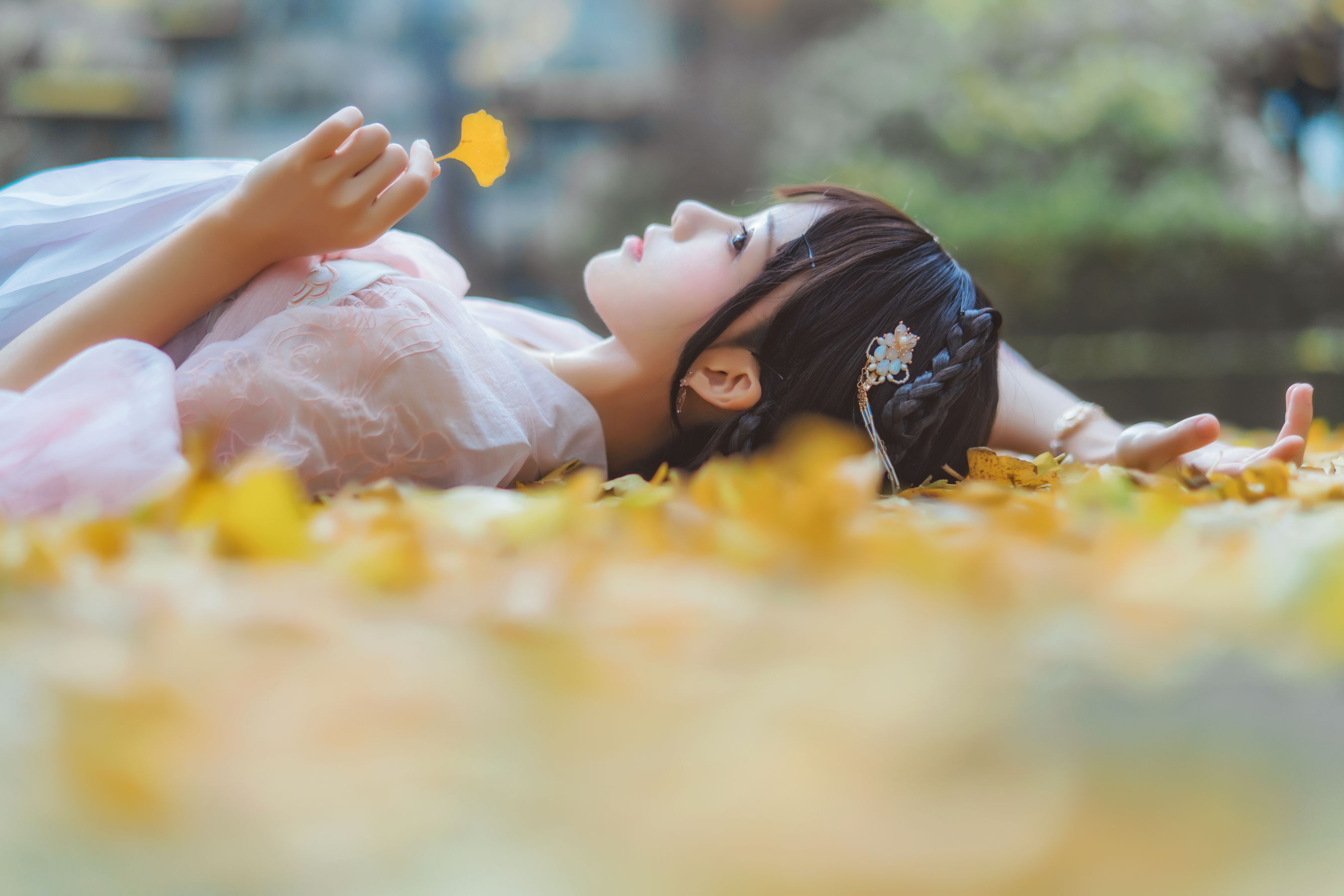 桜桃喵 – 温柔之汉服银杏 Cosplay-第2张