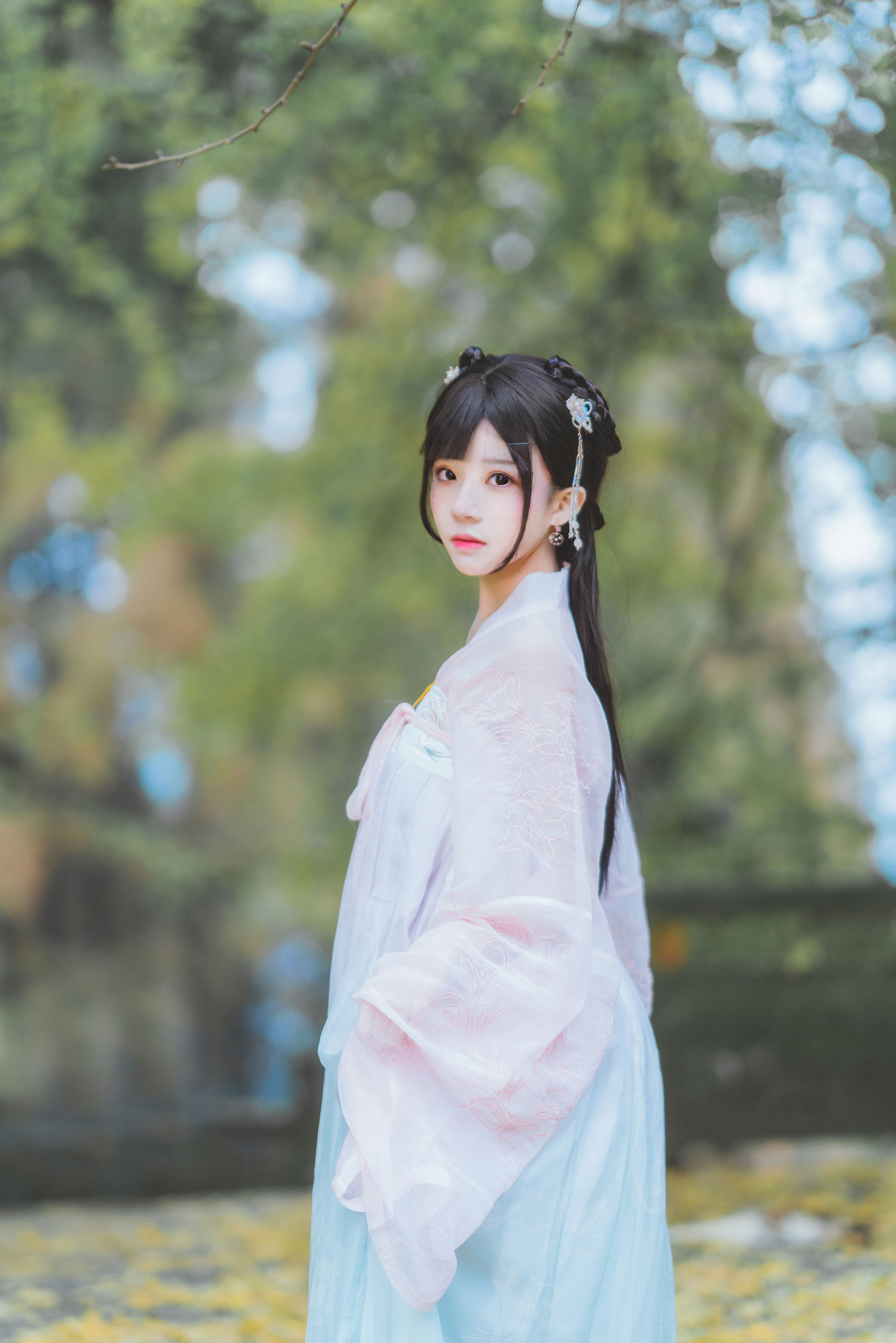 桜桃喵 – 温柔之汉服银杏 Cosplay-第7张