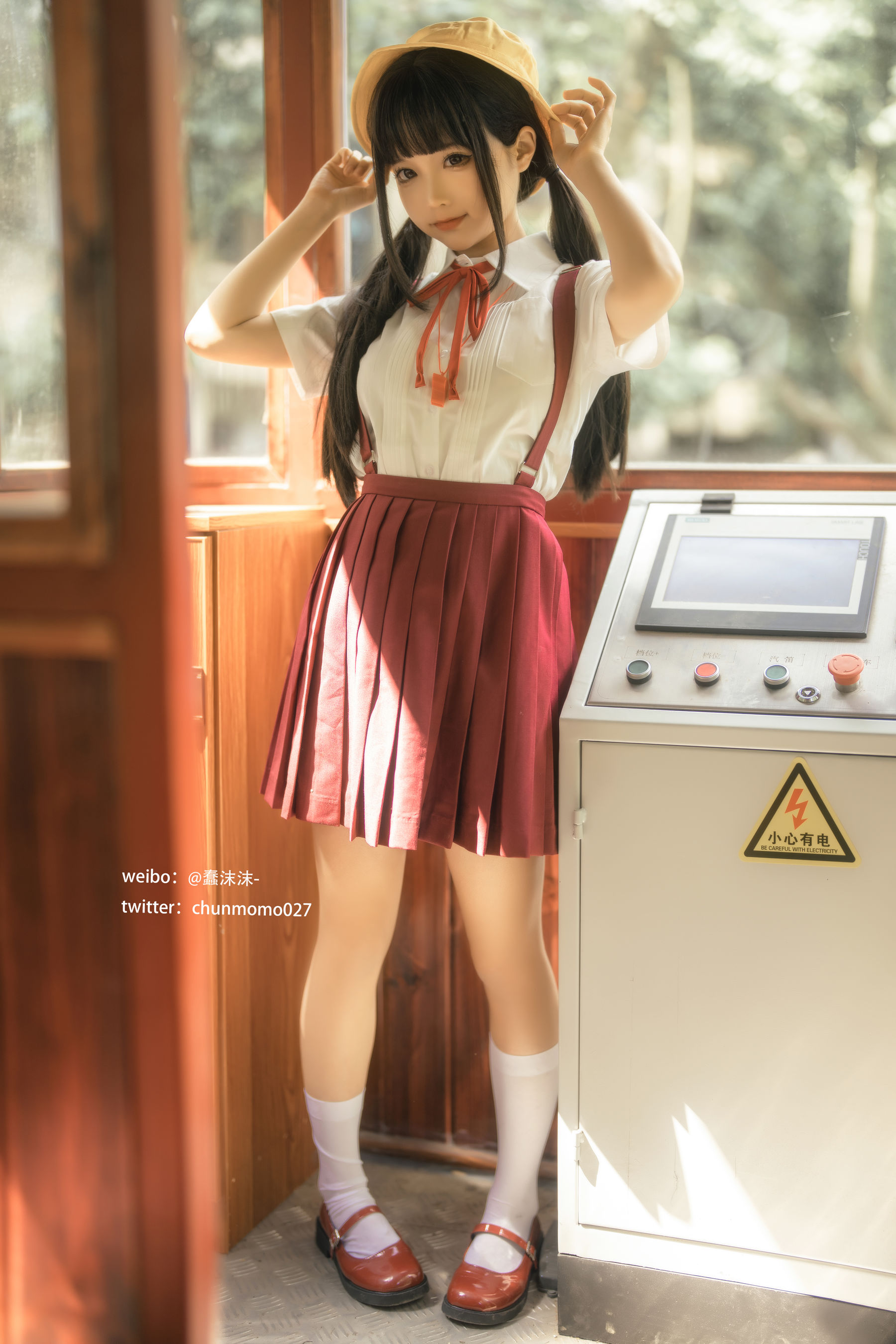 动漫博主蠢沫沫 – 红火车 Cosplay-第1张