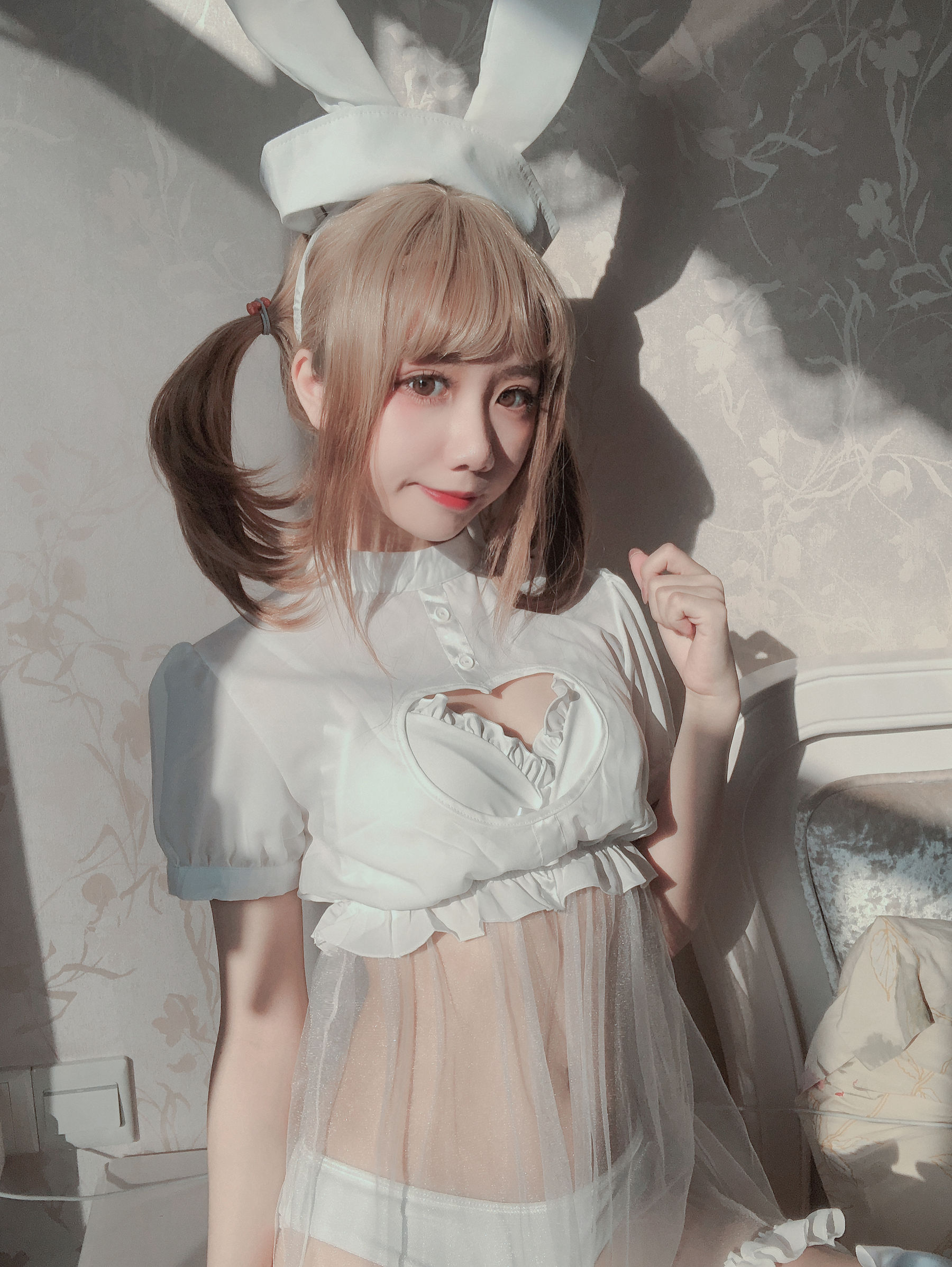 动漫博主果咩酱w – 兔兔护士 Cosplay-第1张