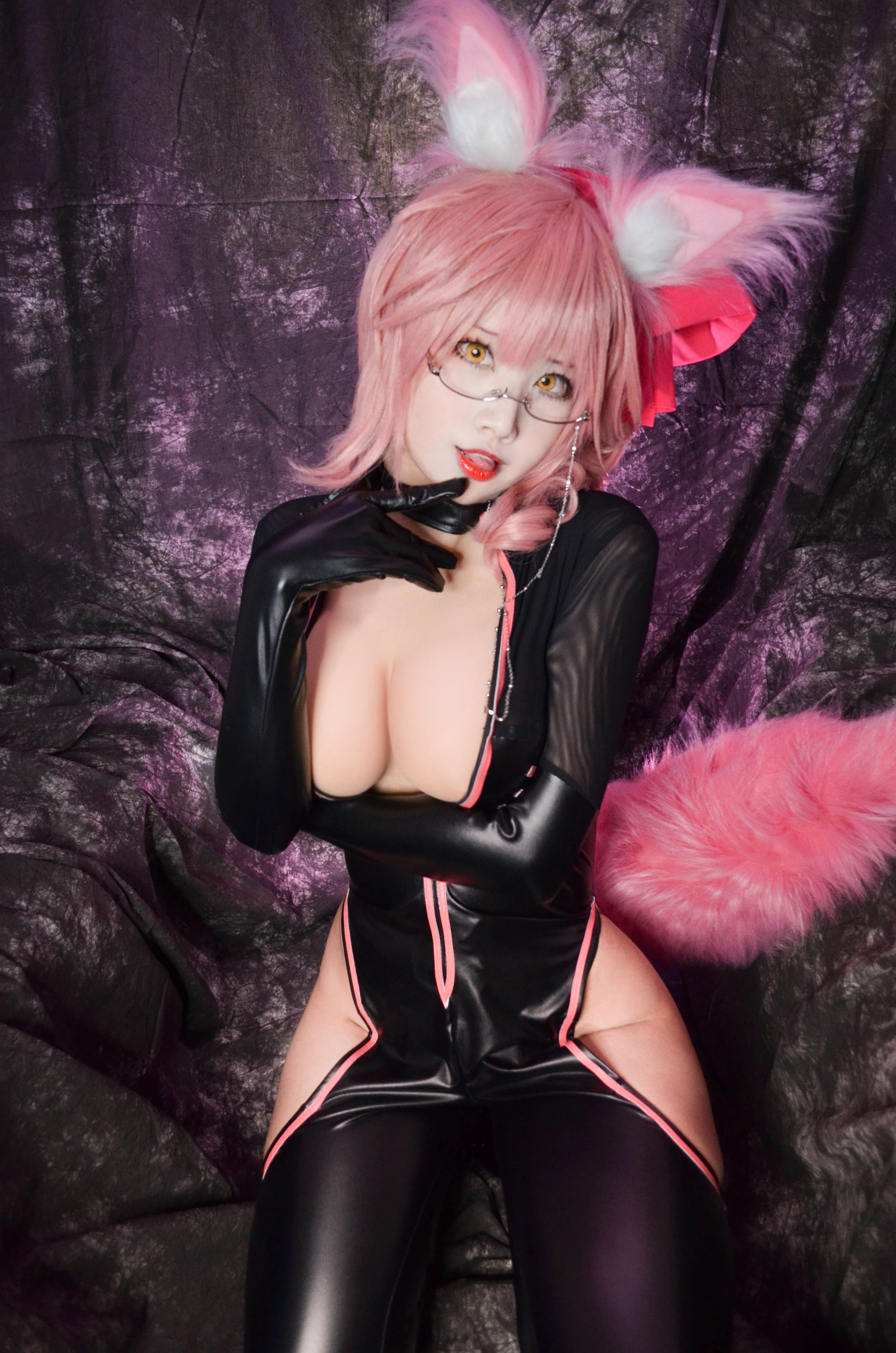 [Cosplay写真] Coser萱-KaYa – 玉藻前 皮衣Ver Cosplay-第2张