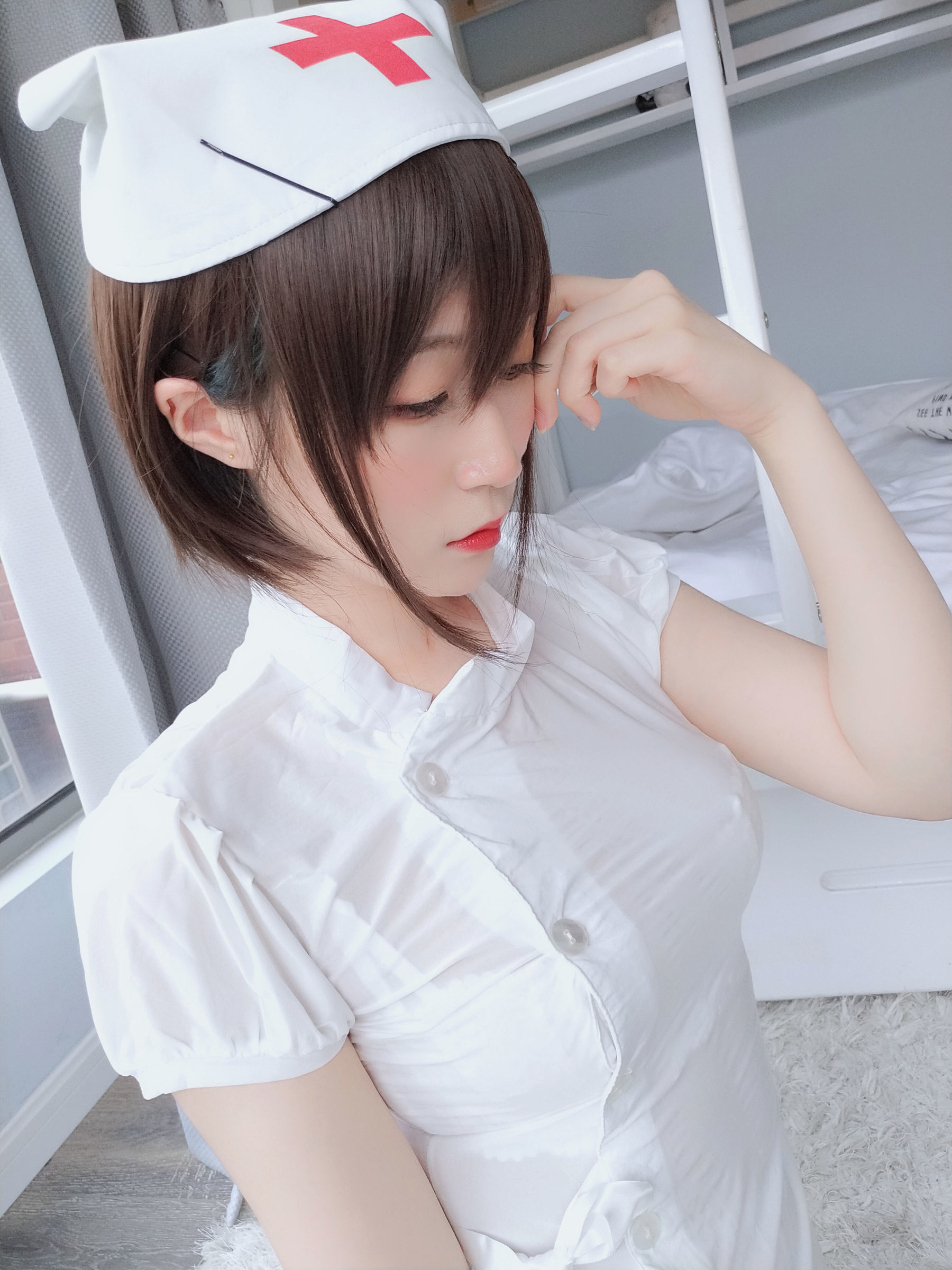 [萝莉COS] 白银 – 白丝小护士 Cosplay-第3张