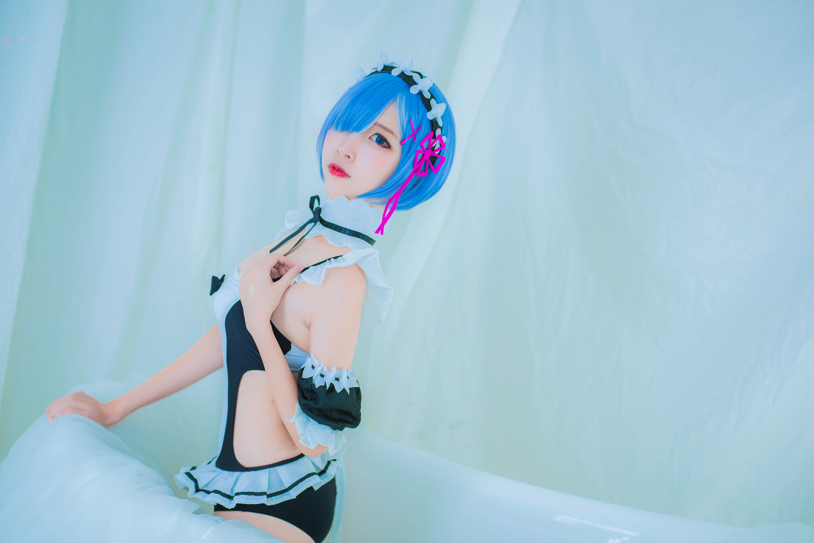 人气Coser二佐Nisa 蕾姆泳装 Cosplay-第3张