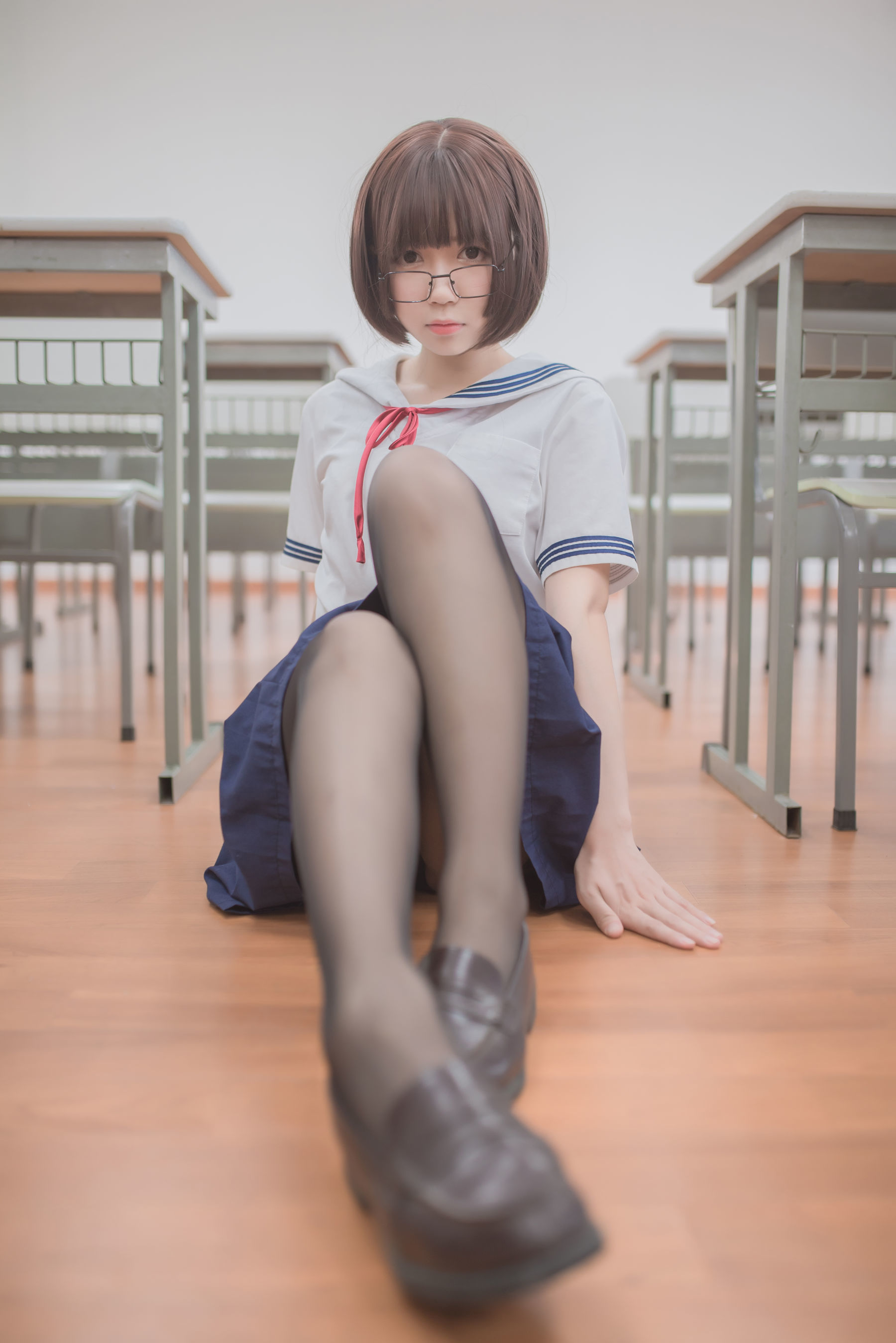 [萝莉COS] 白金Saki – 蘑菇头黑丝JK Cosplay-第26张
