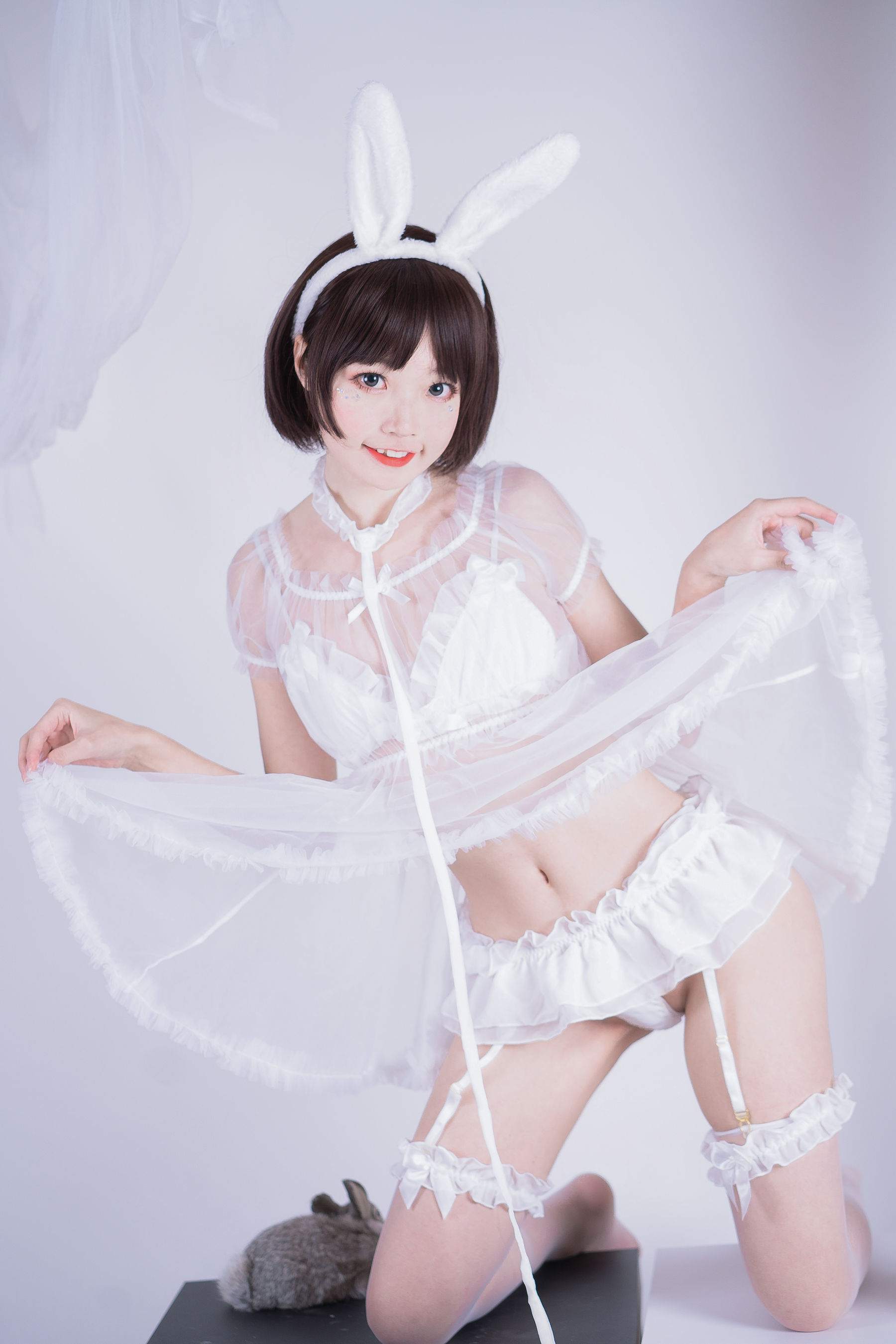 薄墨锦狐三笑 黑白兔子私房百合 Cosplay-第1张