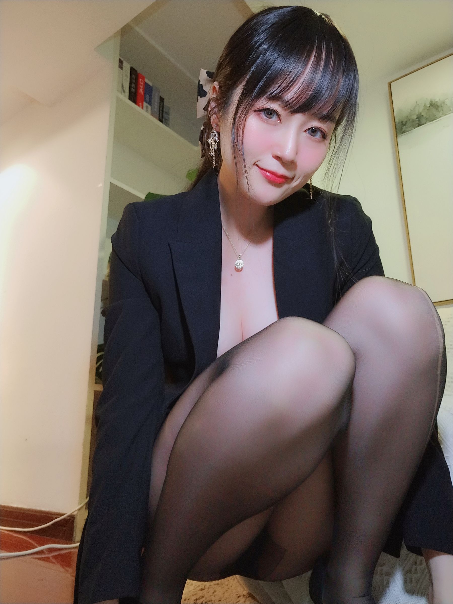 Coser小姐姐白银 – 西服 Cosplay-第2张
